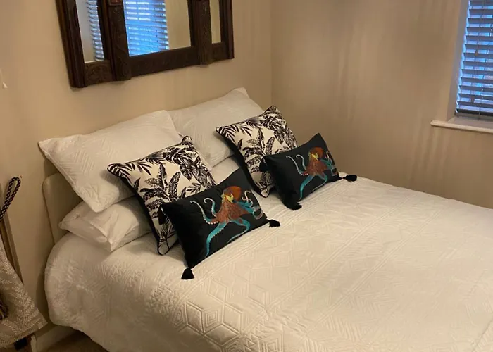 アパート The Lair